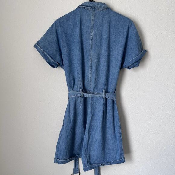 NWT Women's v-neck collared button detail belt waist oversized denim romper - Picture 5 of 8